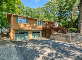 1198 Amostown Rd, West Springfield, MA 01089