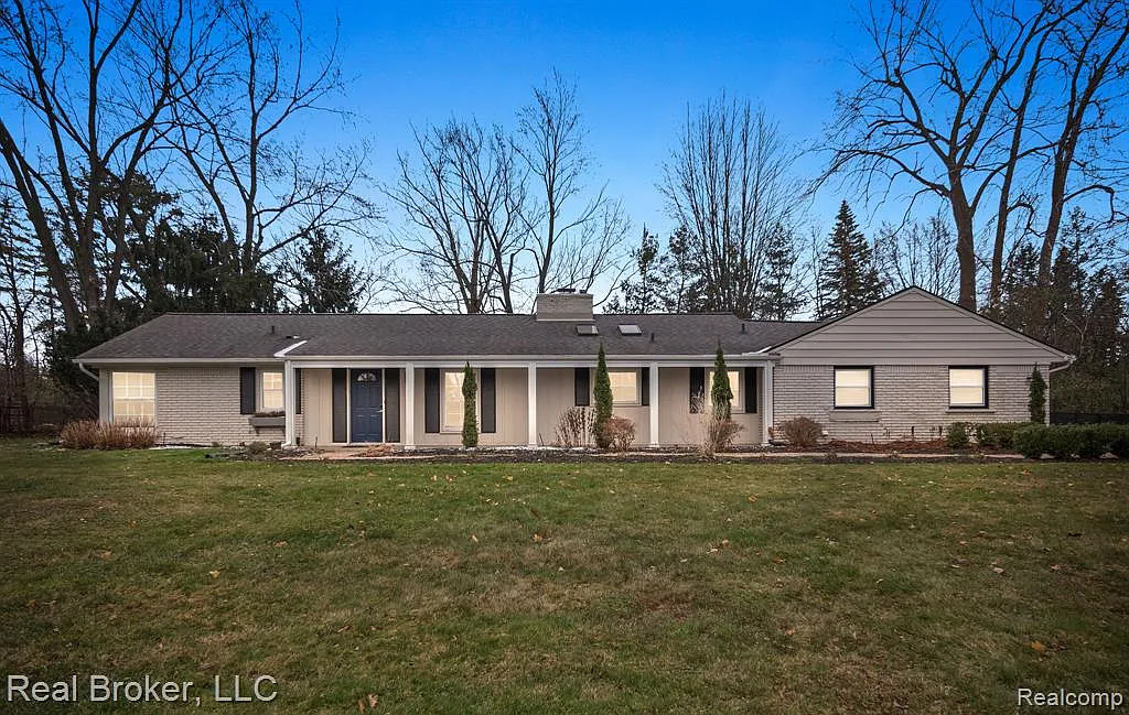 3 bed, 1.5 bath, 1500 sqft, $3,400 — Photo 1