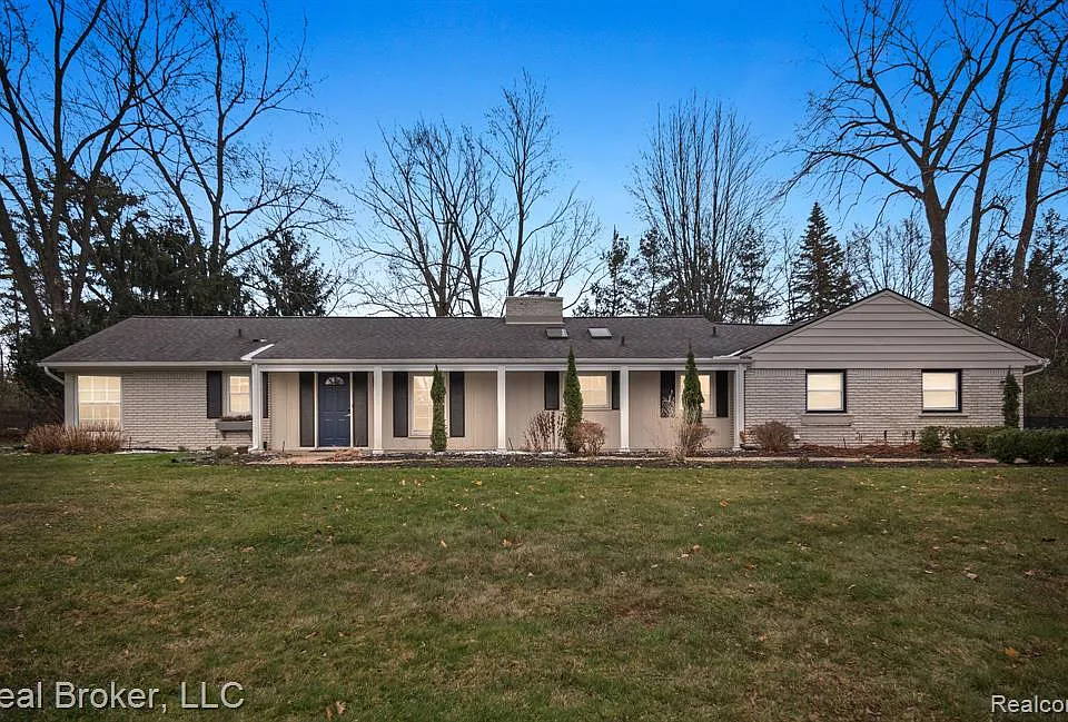 1909 Marie Cir