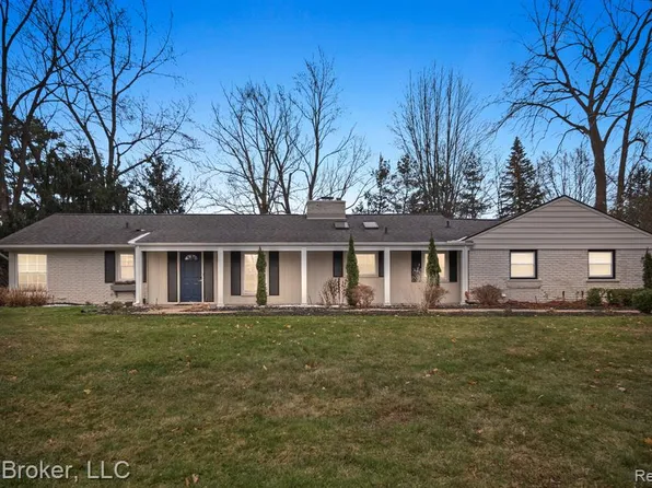 1909 Marie Cir, Bloomfield Hills, MI 48302