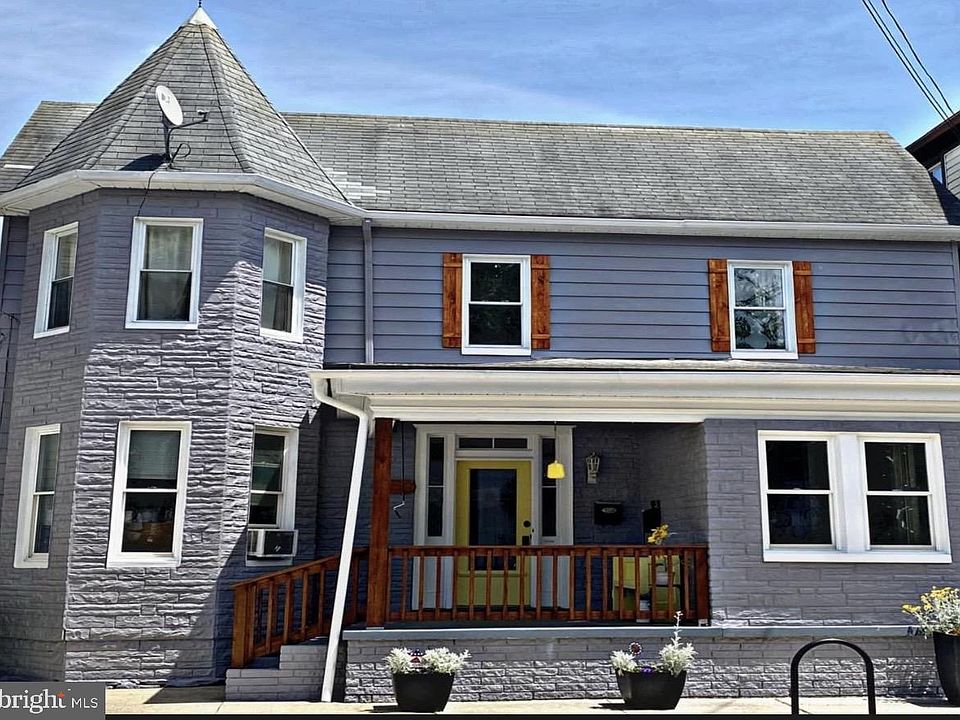 1st image of 8 S Maple Ave