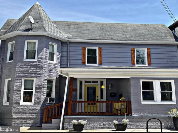 8 S Maple Ave, Brunswick, MD 21716