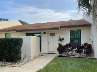 6 Chelsea Ln, Boynton Beach, FL 33426
