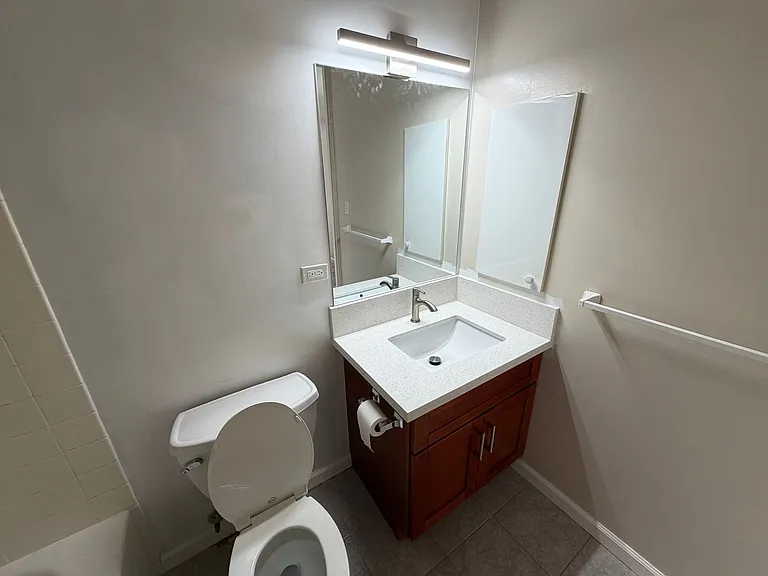 1415 Punahou St #701 — Photo 8