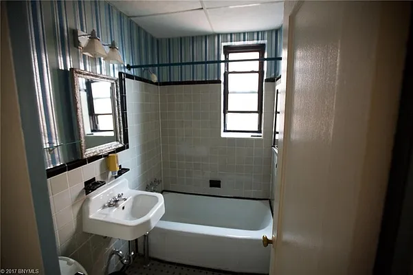 Sold by Remax Edge | media 33