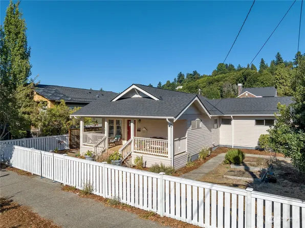 2548 57th Avenue SW, Seattle, WA 98116