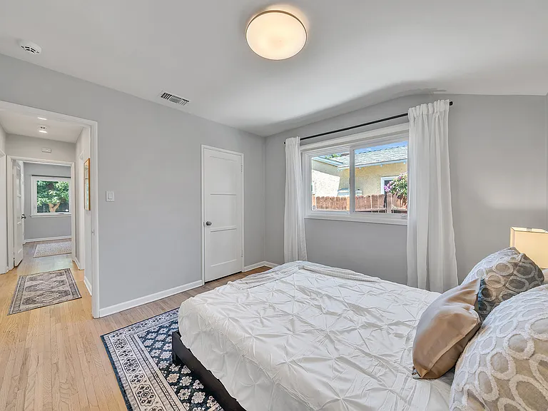 14527 Addison St — Photo 15