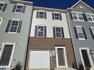 555 Seeback Dr, Charles Town, WV 25414