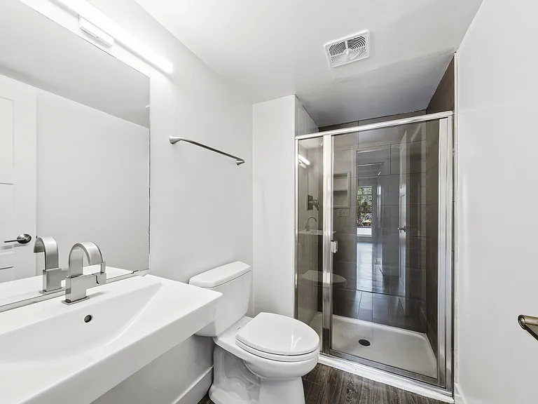 Luxe Tower apartments — Photo 68