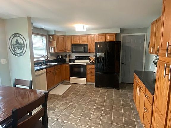 2nd image of 807 Townview Dr