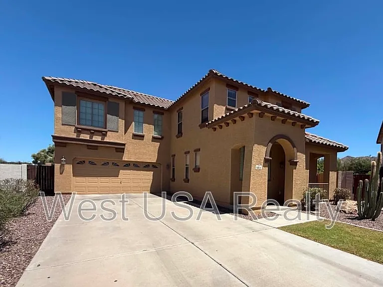 8821 S 40th Dr — Photo 1