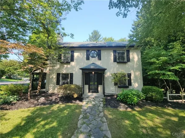 131 Orvilton Dr, Syracuse, NY 13214