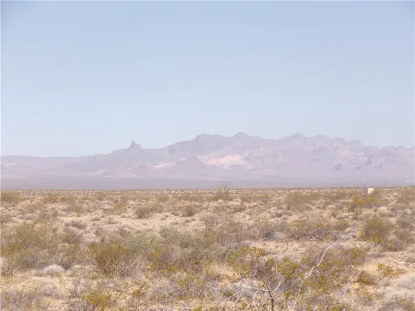 69 Papago Rd, Yucca, AZ 86438