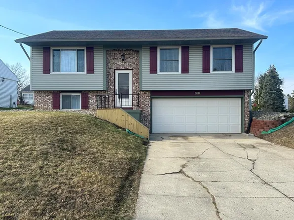 203 S Hayes Ave, Bucyrus, OH 44820