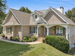 253 Sterling Meadows Dr, Demorest, GA 30535