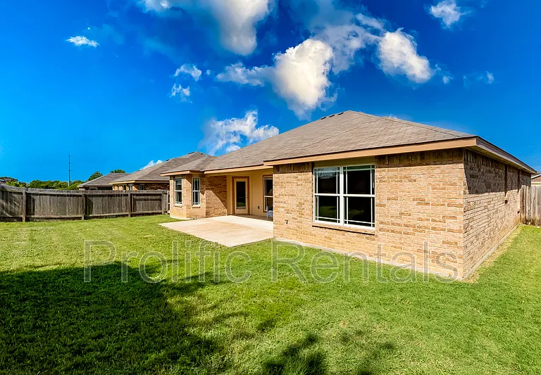 5102 Screaming Eagle Cir — Photo 30