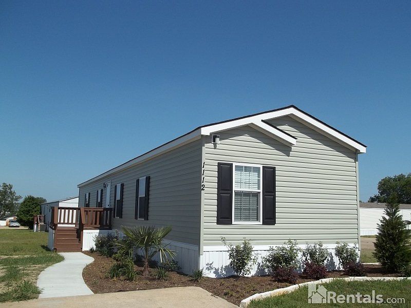 1st image of 1112 Johns Dr