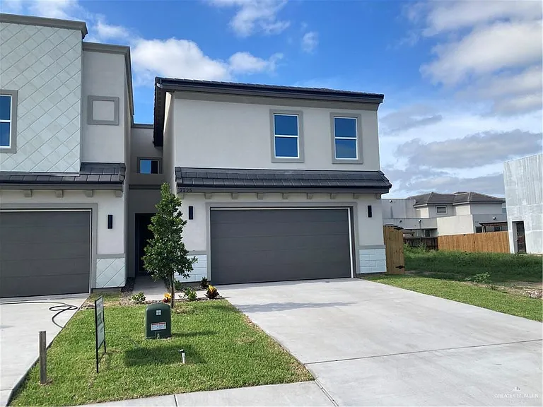 2225 Dorado Dr — Photo 2