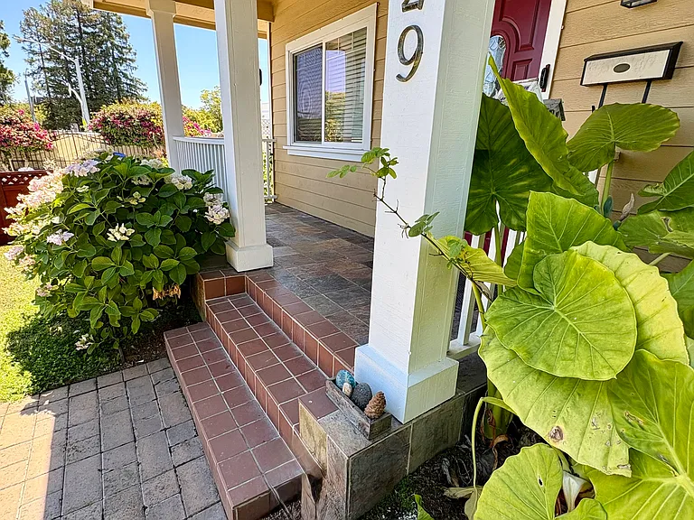 1729 Marich Way — Photo 6