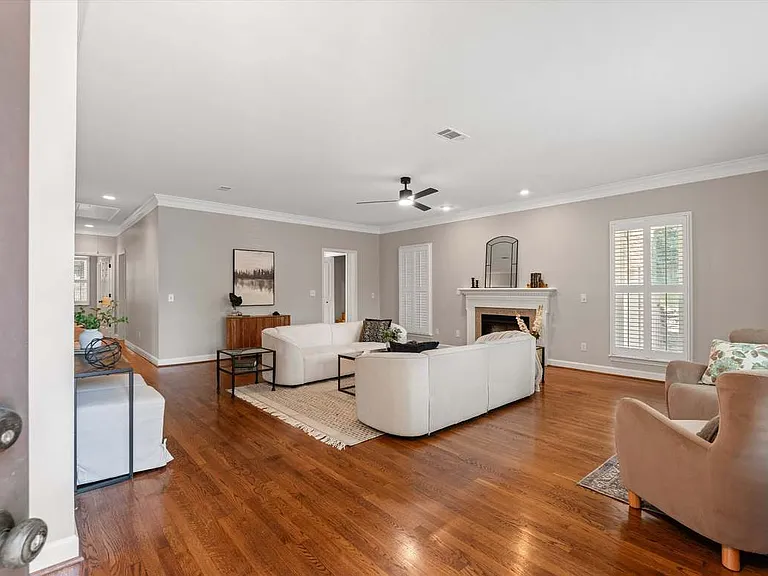 108 Colony Ct — Photo 5