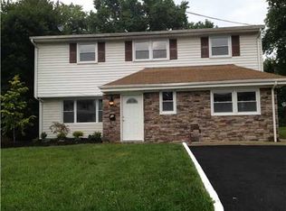 32 N Lincoln Ave, Colonia, NJ