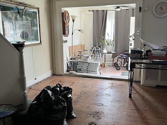 2nd image of 5807 Malvern Ave