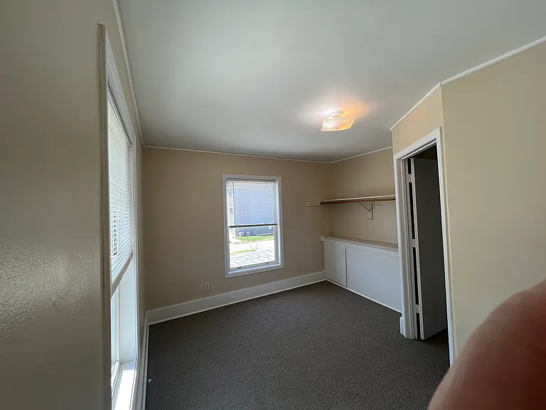 2411 Lynn St — Photo 10