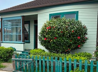 205 15th St, Pacific Grove, CA 93950