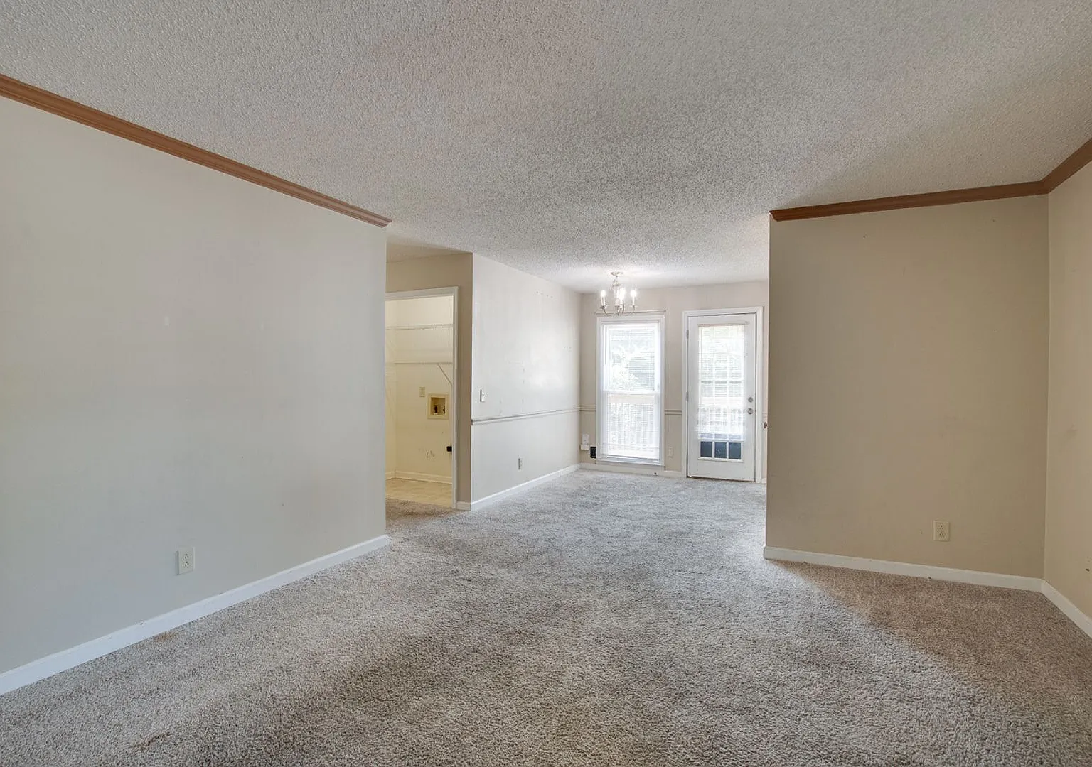 6201 Friar Tuck Drive — Photo 4