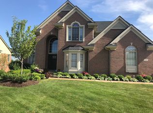 44245 Greenview Ln, Northville, MI 48168