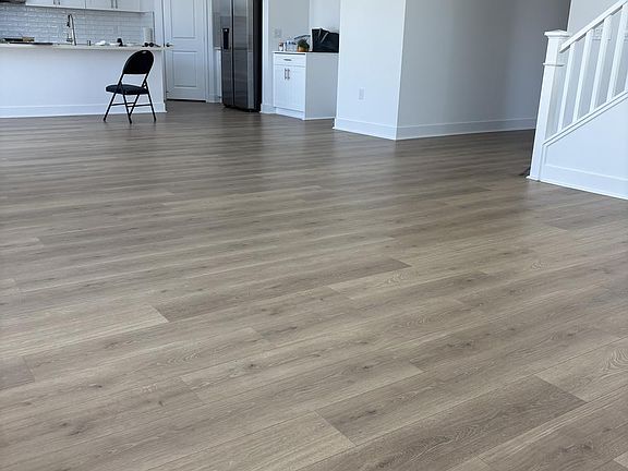 3rd image of 34621 Clementine St