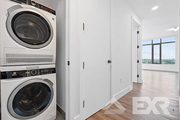 Rented by EXR | media 5