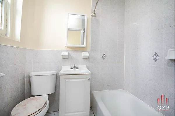 Rented by Avenues Real Estate | media 4