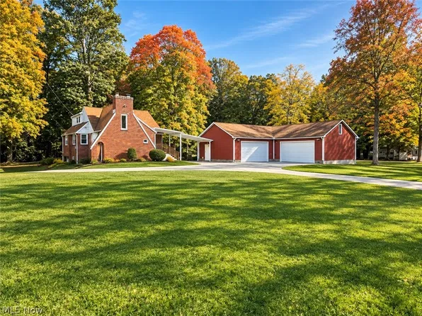 1687 Mount Pleasant St NE, Canton, OH 44721