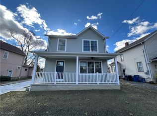 42 E Wilson St, Struthers, OH 44471