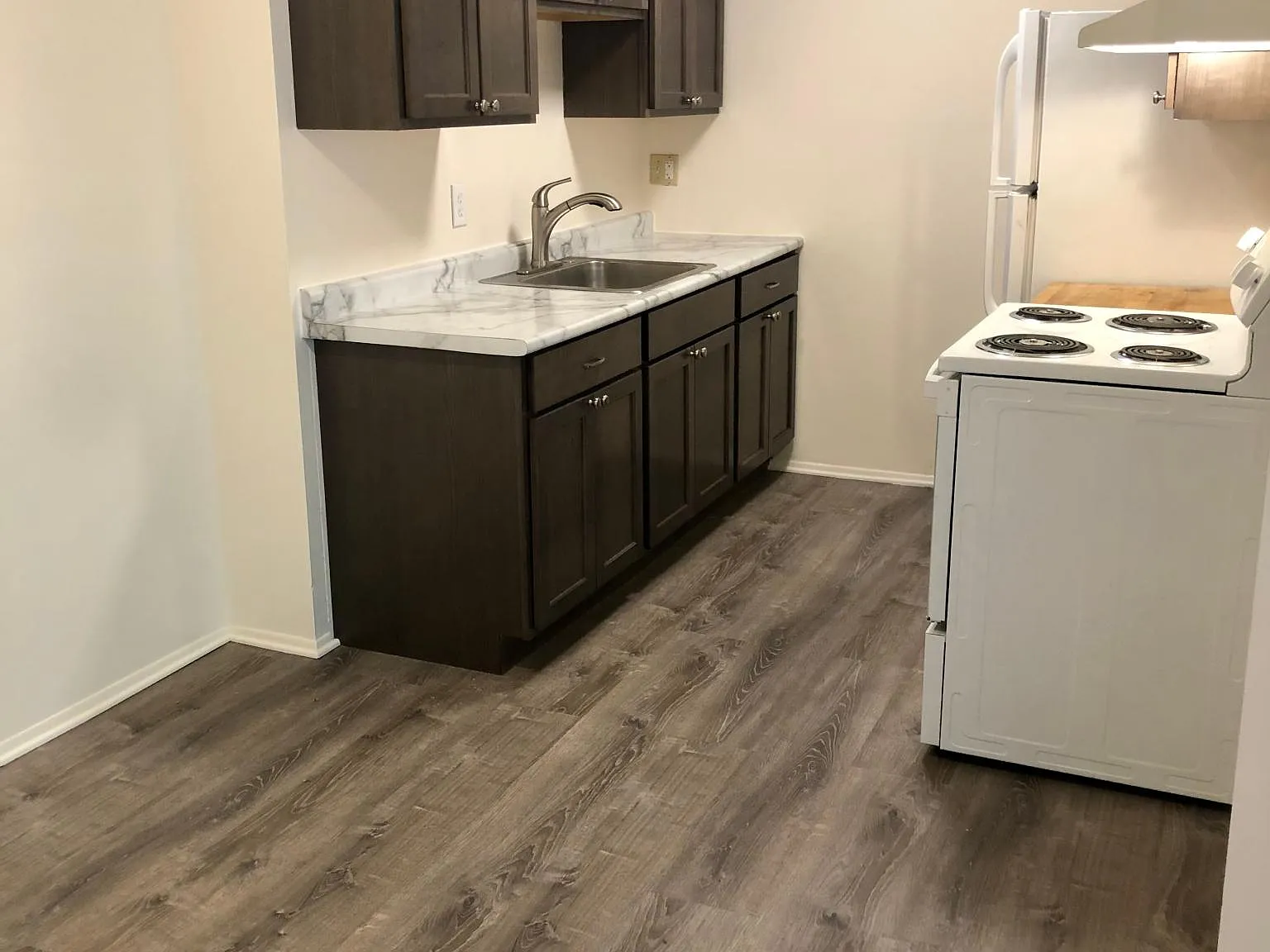 2 bed, 850 sqft, $1,375 — Photo 4