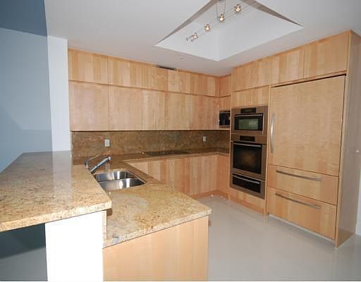 3rd image of 50 S Point Dr APT 3303