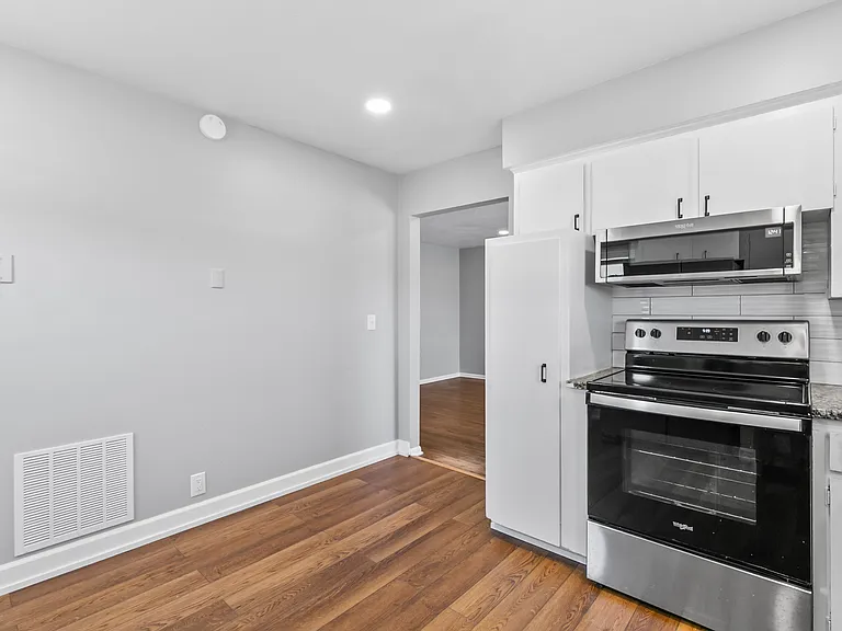 4505 Bancroft St — Photo 9