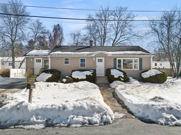 15 Robin Ln, Lowell, MA 01854