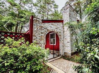 3774 Spring Dr, Huntsville, TX 77340