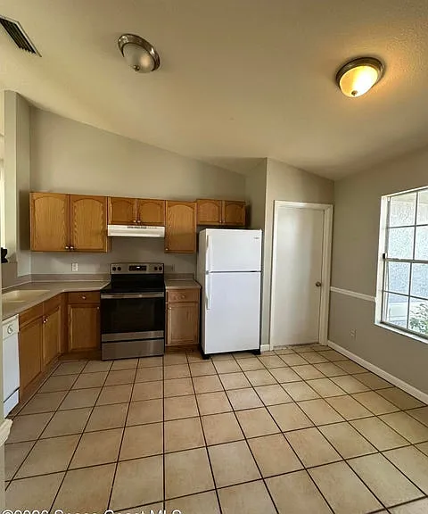 1100 Ipswich St NW — Photo 3