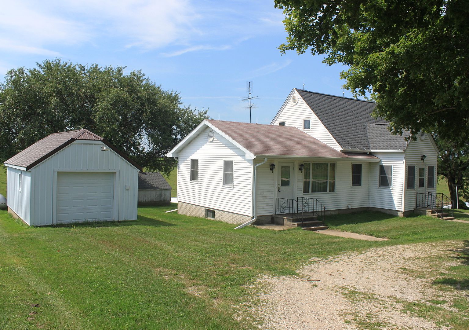 18918 Fairhaven Rd, Chadwick, IL 61014 Zillow