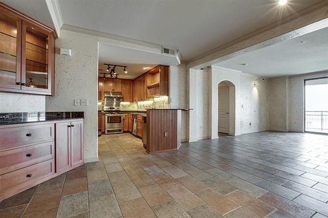 1st image of 330 Las Colinas Blvd #902
