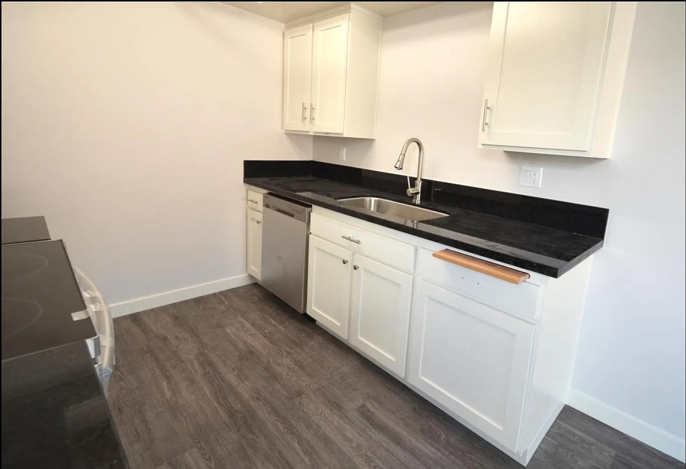 2519 Voorhees Ave — Photo 2