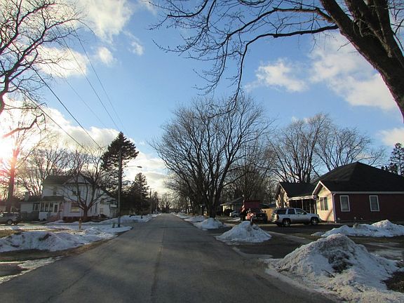 4th image of 104 W Crofoot St