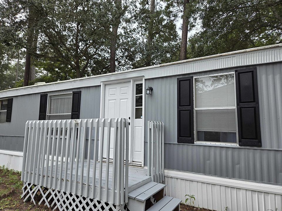 1st image of 495 Clubhouse Rd.