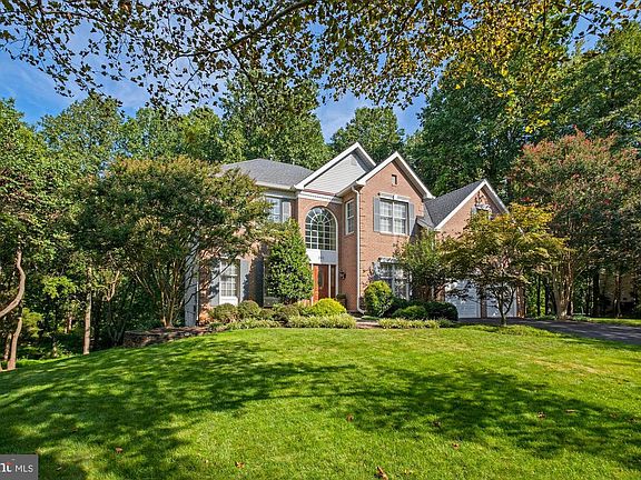 2nd image of 201 Alderwood Dr