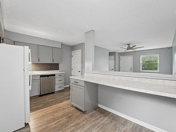 4th image of 2254 Perkins Ct #P