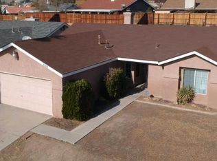 1109 Oakwood Ln, Rosamond, CA