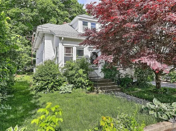 134-136 Andrews Ave, West Warwick, RI 02893